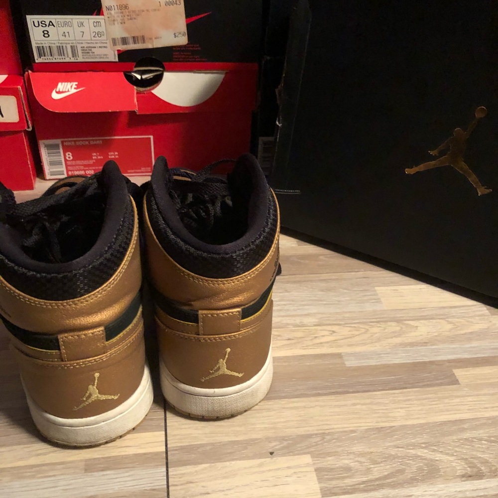 MELO AIR JORDAN 1 - Picture 5 of 8